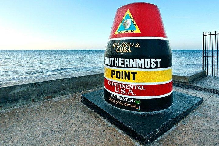 Full-Day Key West Tour and Coral Reef Snorkeling with Open Bar