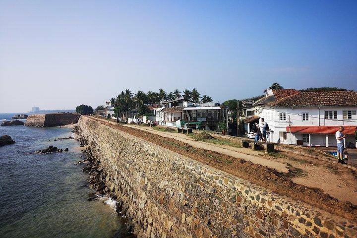 Solo Male/Female Motorcycle Tour around Galle & Galle Dutch Fort