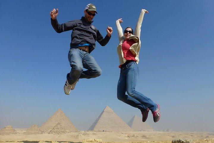 Cairo private Layover to Giza Pyramids, Cairo Museum, Bazaars