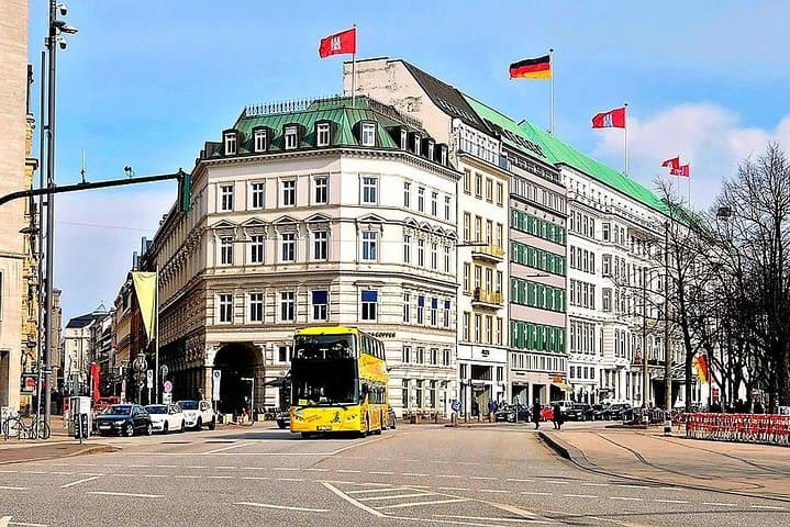 Hamburg: Hop-On Hop-Off Tour - Yellow Double Decker