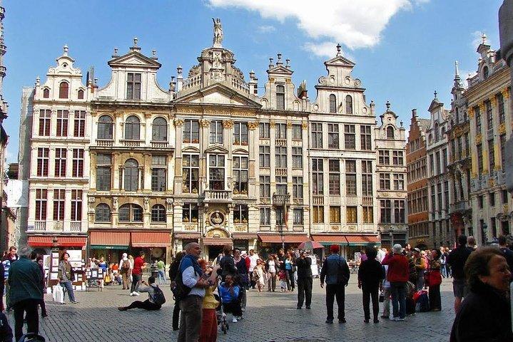 Arrival Transfer: Airport BRU to Brussels by Business Car