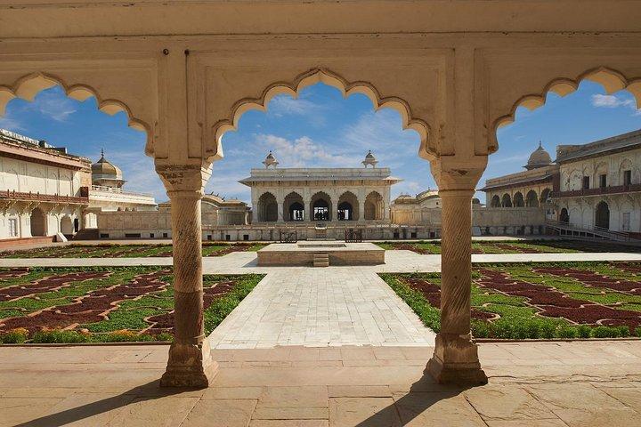 Taj Mahal Day Trip from Jaipur Ending in Delhi