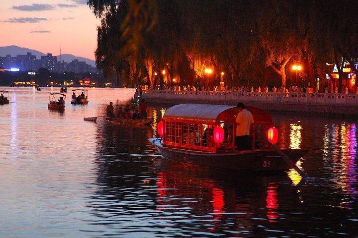 Beijing Private Night Tour: Shichahai, Houhai Hutong Walking+Peking Duck Dinner
