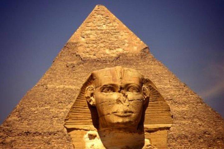 Giza Pyramid, Sakkara & Memphis Full-Day Private Tour
