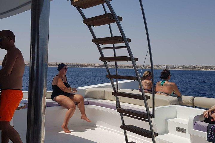 From Hurghada: Giftun Islands Full-Day Snorkeling Tour