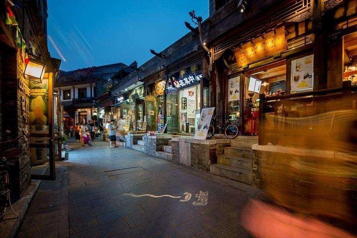 Beijing Private Night Tour: Shichahai, Houhai Hutong Walking+Peking Duck Dinner