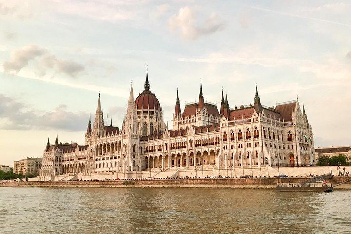 Architectural Budapest: Private Tour with a Local Expert
