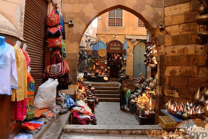Private Half-Day Tour to The Pyramids And Old Cairo