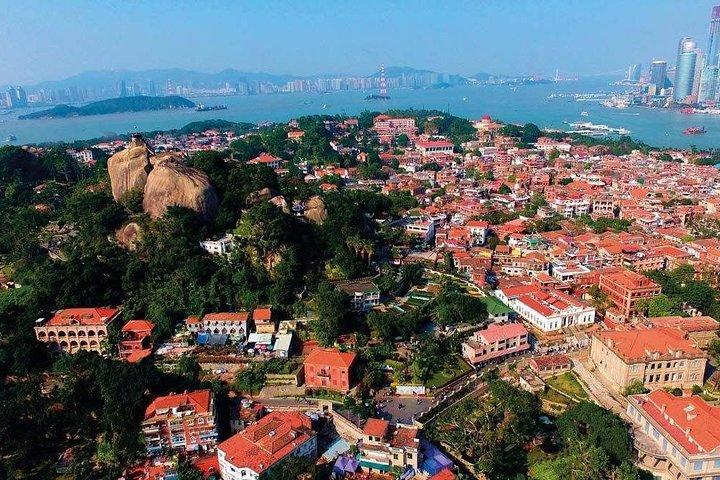 Xiamen Private Tour: Gulangyu Island, Zhongshan Pedestrian Street and Zengcuoan