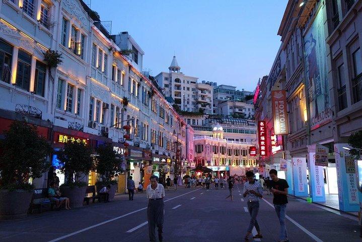 Xiamen Private Tour: Gulangyu Island, Zhongshan Pedestrian Street and Zengcuoan