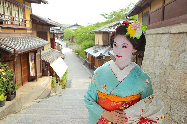 Kyoto Kiyomizudera Temple: Maiko and Samurai couple plan
