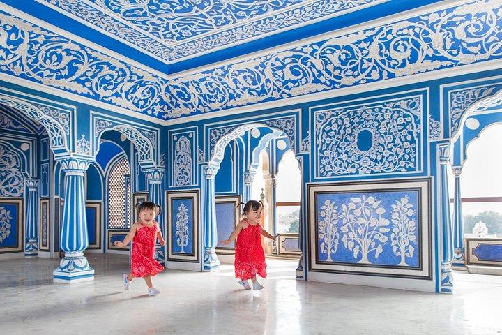 Jaipur City Palace,Hawa Mahal and Jantar Mantar Private Tour