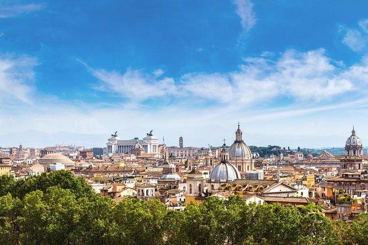 Roman Arrival: Personalized Airport Welcome & Tour