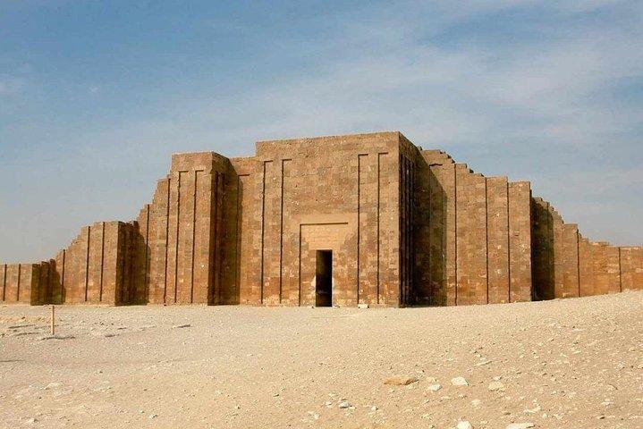 Giza Pyramid, Sakkara & Memphis Full-Day Private Tour