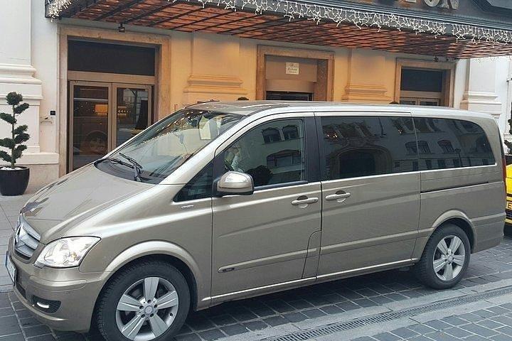 Private Transfer from Budapest Hotels to Budapest Cruise Ports