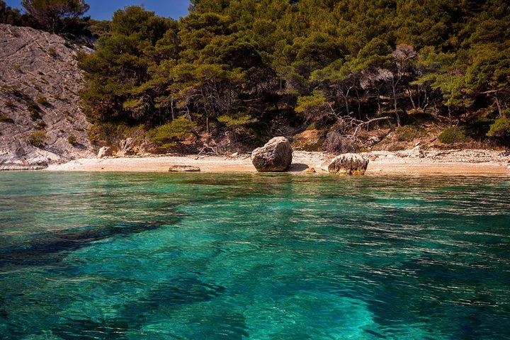 Exclusive Private Tour: Red Rocks & Pakleni Islands