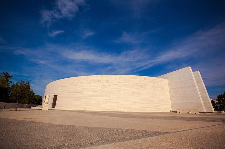 Full Day Private Tour - Fatima's Sanctuary and Pilgrimage Sites
