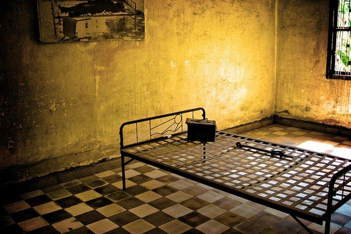 Phnom Penh City Tour, Silver Pagoda, Genocide Museum, Killing Fields