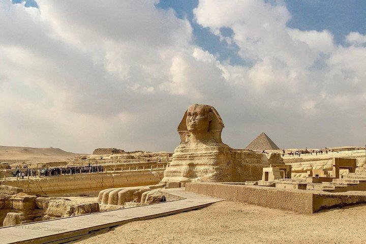 Giza Pyramid, Sakkara & Memphis Full-Day Private Tour
