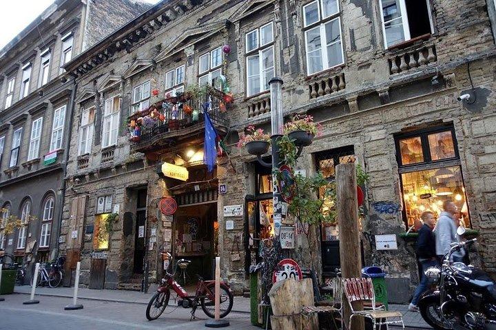 Private Budapest Ruin Bar Tour with Local Drinks & Street Food