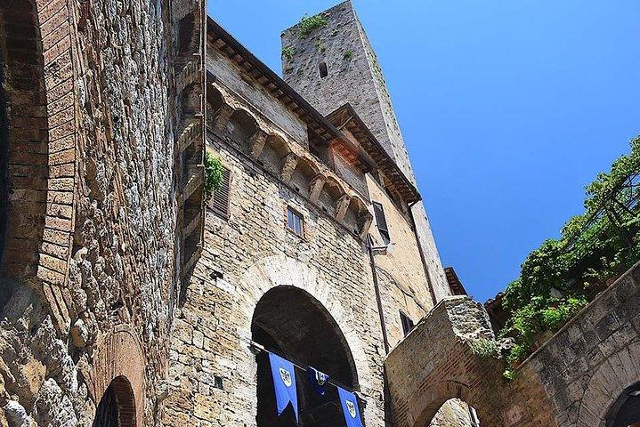 Small-Group Vernaccia di San Gimignano Wine Tour - White and Red Wines
