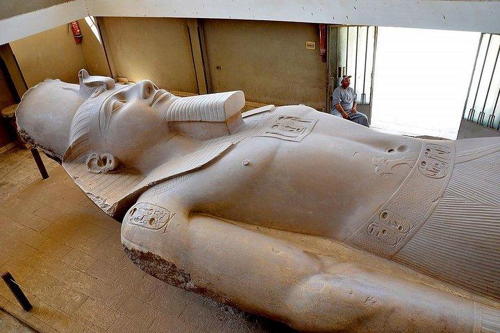 Private Guided Tour to Giza pyramids, Sphinx, Saqqara and Memphis + Lunch