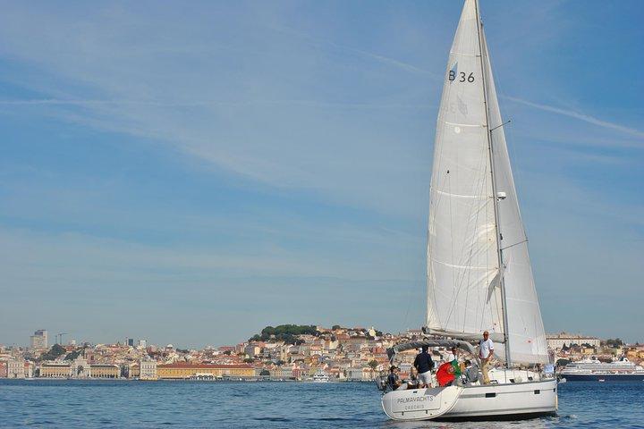 Lisbon Small Group Day Cruise with Historic Commentary & a Drink