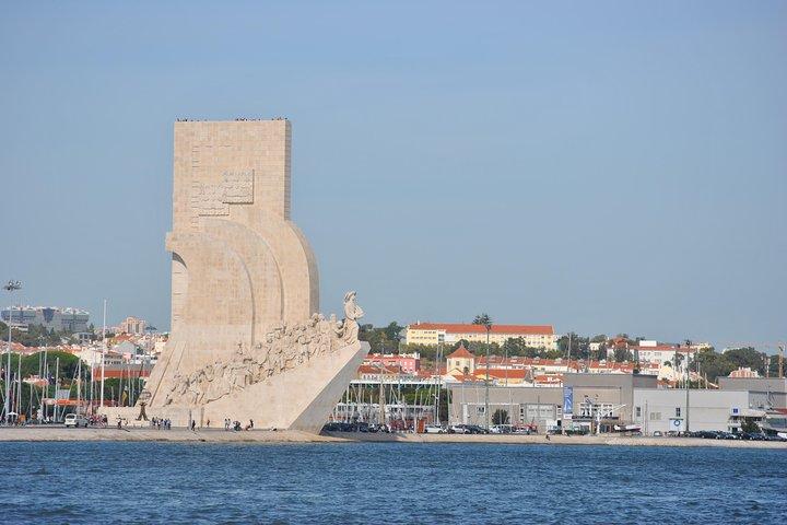 Lisbon Small Group Day Cruise with Historic Commentary & a Drink