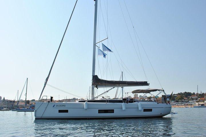 Cascais Private Luxury Sunset 2h Cruise with a drink
