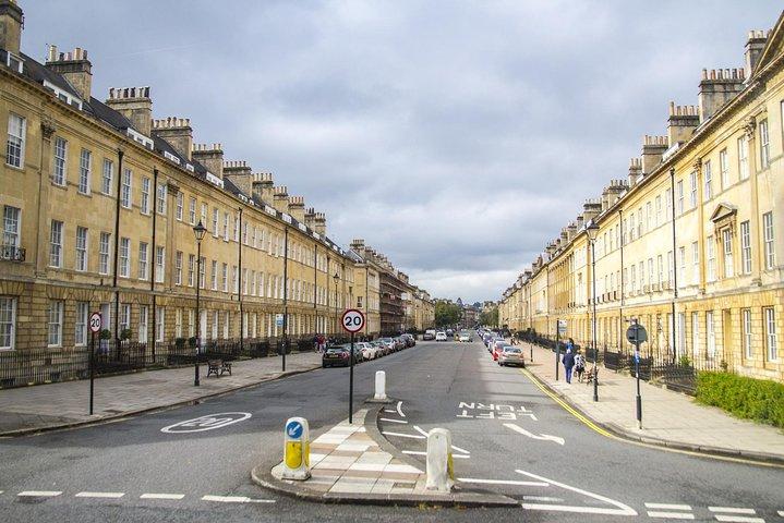 Stonehenge,Bath & Salisbury in Executive Luxurious Vehicle Private Tour