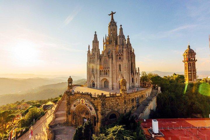 Private Transfer Barcelona Airport BCN to Barcelona by Luxury Van