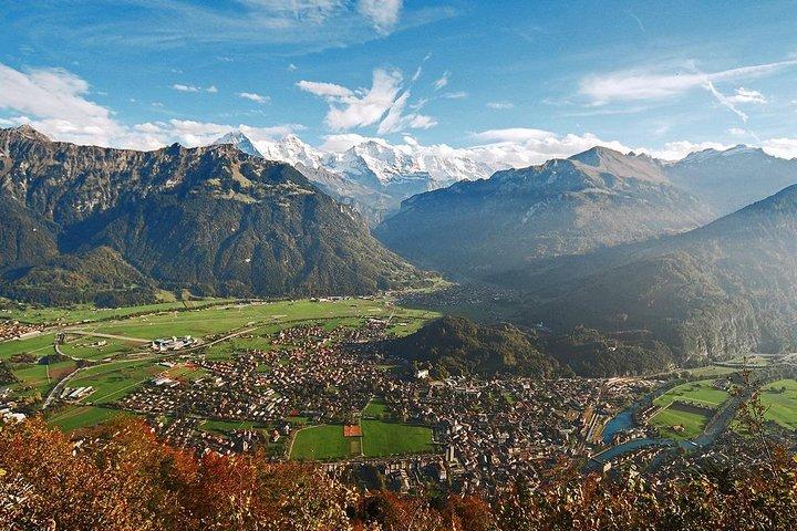 Zurich: Hop-on Hop-off to Interlaken, Grindelwald & Lauterbrunnen