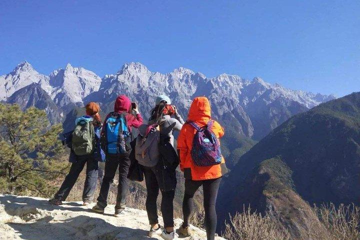 2-Days Tiger Leaping Gorge Hiking Tour from Lijiang