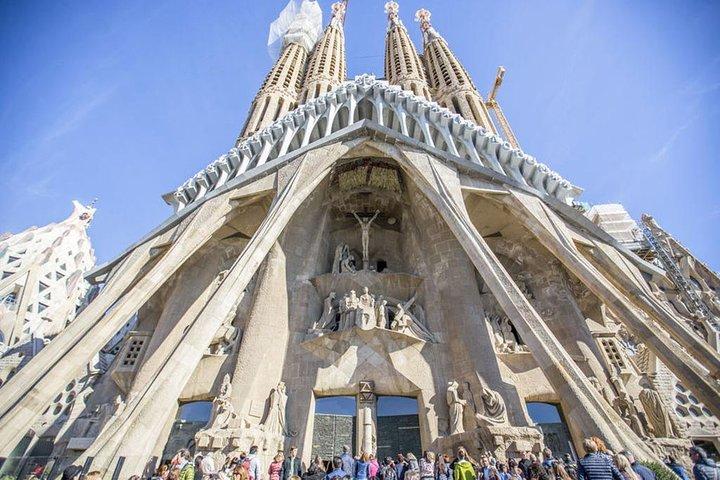 Gaudí Essential : Sagrada Familia Guided Tour