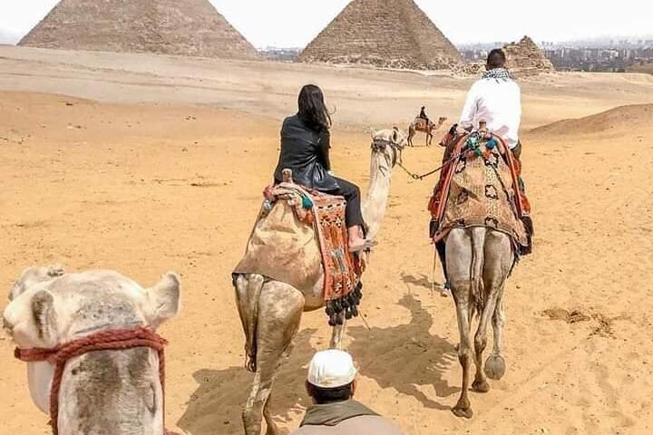 Tour around the Pyramids on a Camel