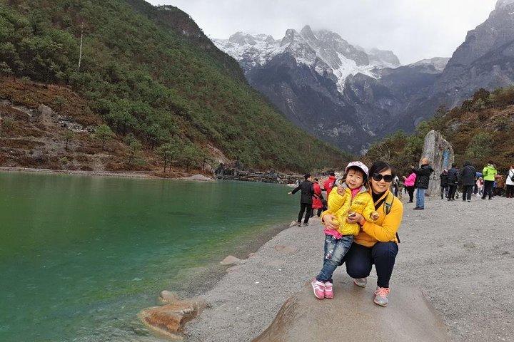 4-Days Lijiang Tour including Snow Mountain and Overnight in Tiger Leaping Gorge