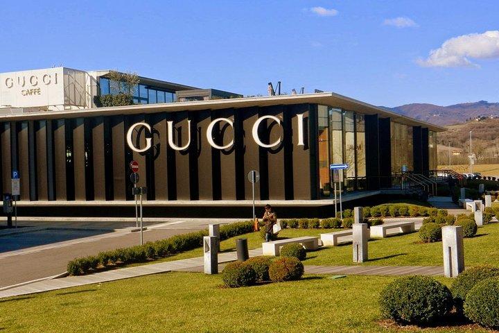 Private Transfer from Florence to Rome with 3 hours stop in The Mall Lux Outlet
