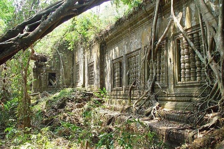 Angkor Wat and Small Circuit Temples by Private Transport