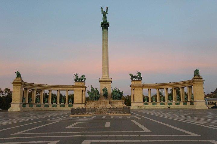 Budapest PRIVATE city tour and FOOD TOUR in Central Market Hall