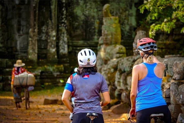Angkor Wat & Bayon:: the Smiling Temple Bike Tour