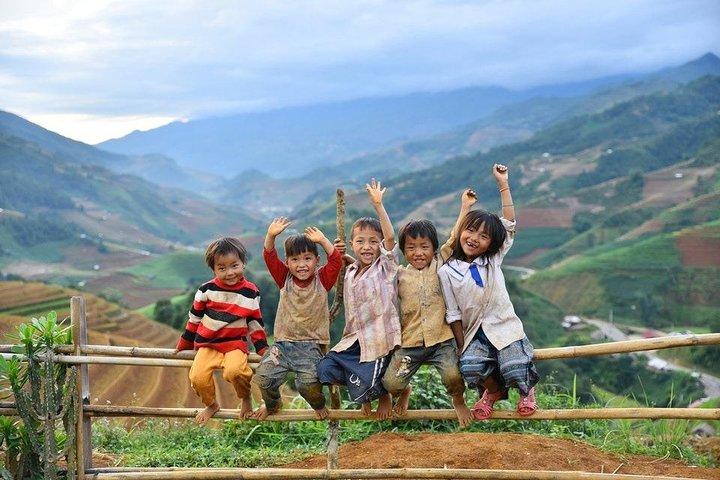 Sapa trekking 2days by bus from Hanoi ( over night in homestay)