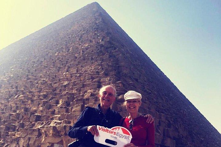 Private Day Tour at Pyramids of Giza and the Egyptian Museum