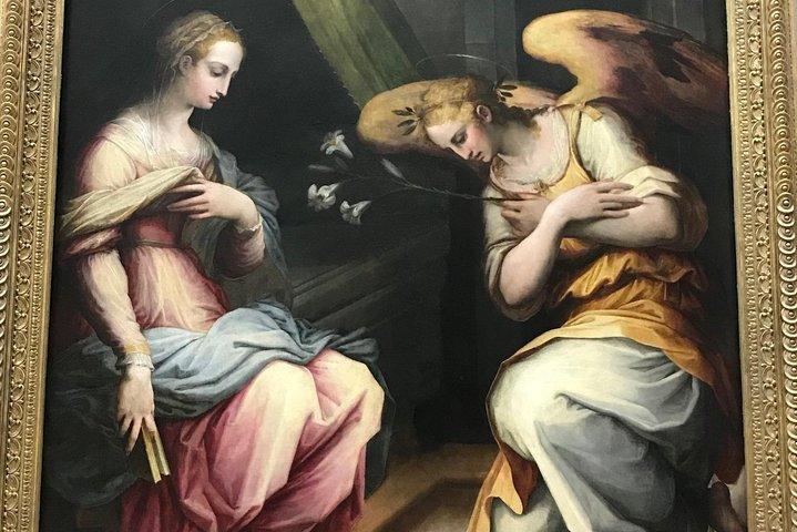 1:30 hours tour of Louvre museum