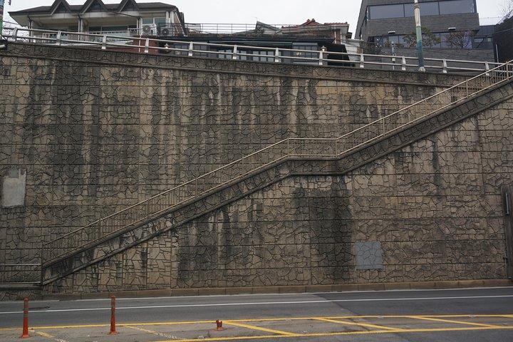 [Premium Private tour] PARASITE Film Location & 3 Peak in Original Seoul
