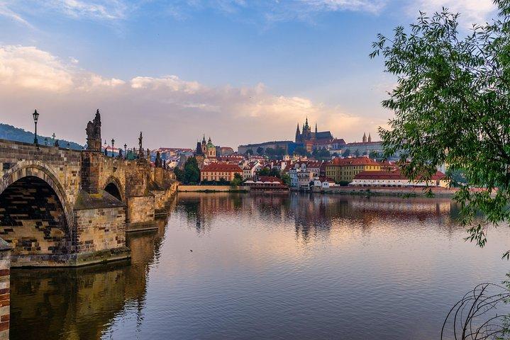 Private transfer from Budapest to Prague with a Sightseeing stop in Kutna Hora