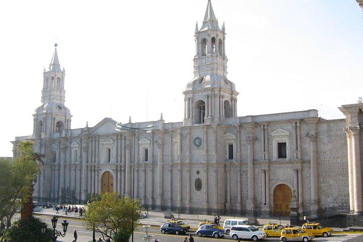 Afternoon : Arequipa Walking tour