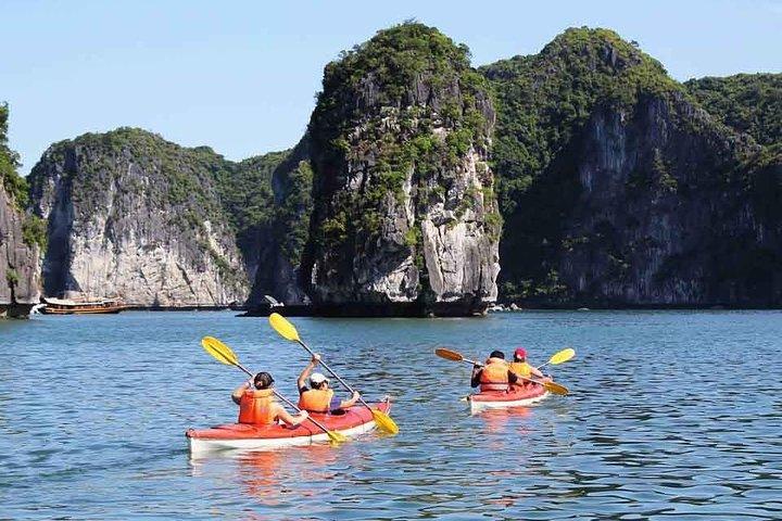 Jade Sails: Luxury Cruise Tour to Halong Bay and Lan Ha Bay