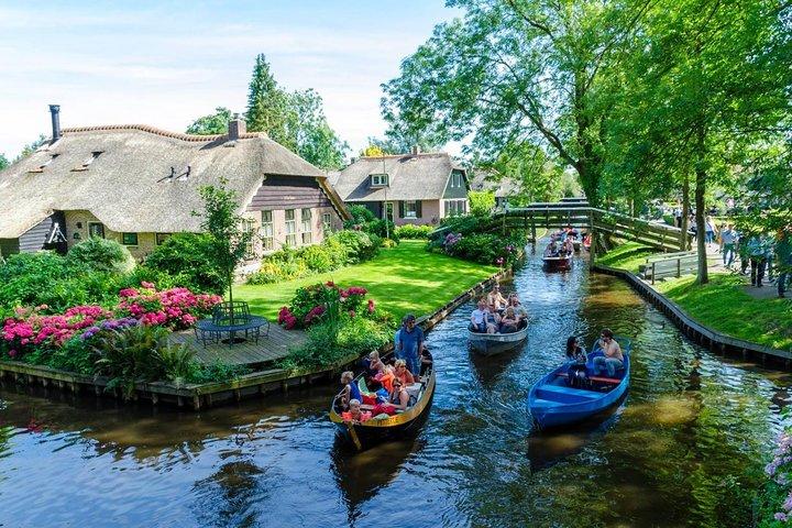 Giethoorn Private Tour & Boat Trip From Amsterdam