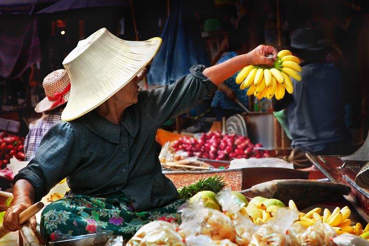 Railway and Floating Markets with Free Brunch