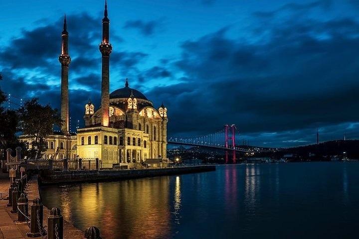 Bosphorus Cruise & Show in Istanbul